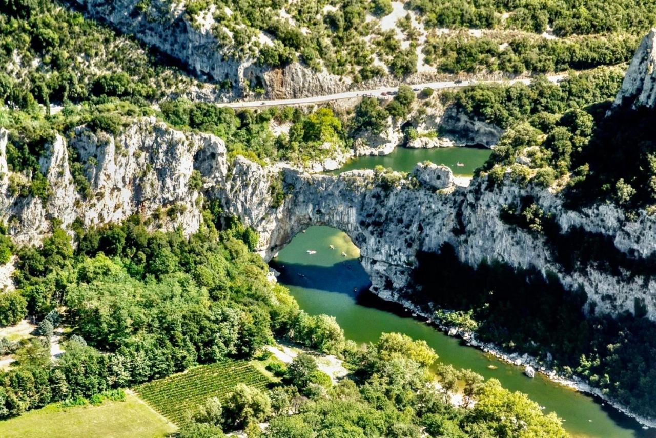 Hebergements Des Posas Sampzon Exterior foto
